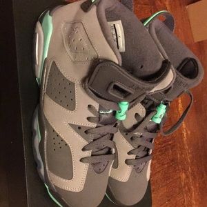 Air Jordan Retro 6 “Green Glow”